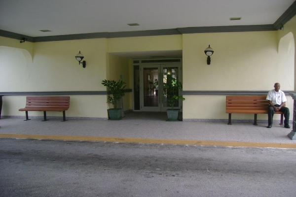 Royal Islander Hotel (Freeport)